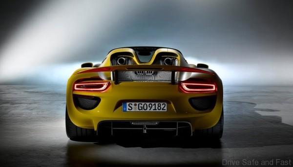 Porsche-918_Spyder_2015_1024x768_wallpaper_10