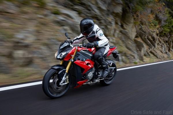 BMW-S1000R-01