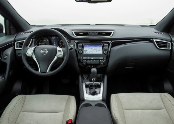 Nissan-Qashqai_2014_800x600_wallpaper_71