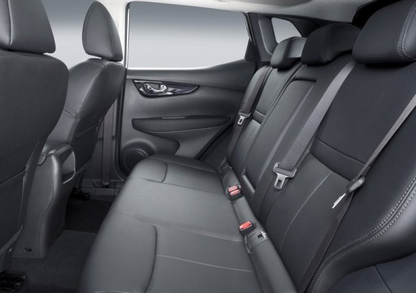 Nissan-Qashqai_2014_800x600_wallpaper_77