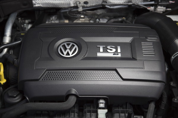 VW_Golf_R_Icedrive_100