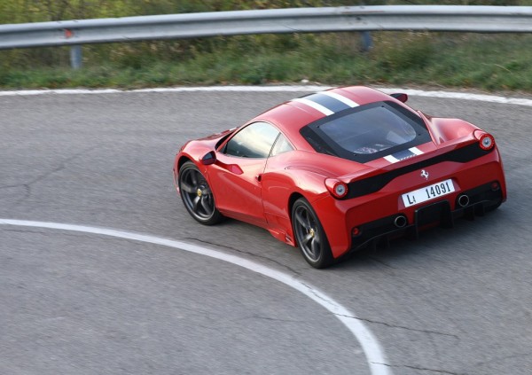 2014_ferrari_458_speciale_10_1600x1200