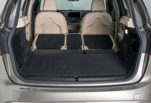 BMW-2-Series_Active_Tourer_2015_800x600_wallpaper_39