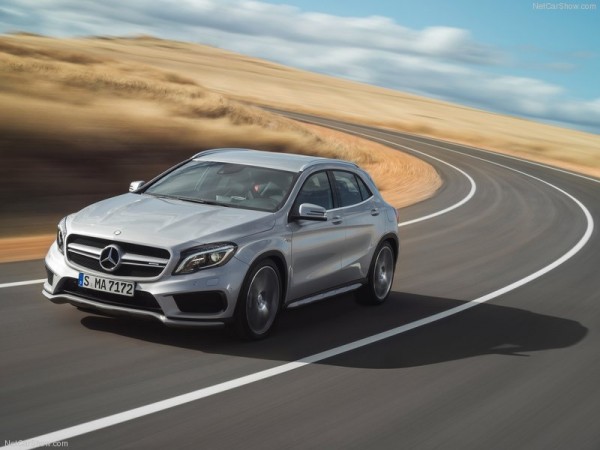 Mercedes-Benz-GLA45_AMG_2015_800x600_wallpaper_03