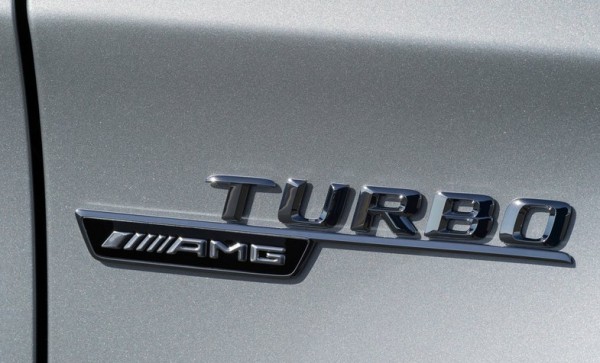 Mercedes-Benz-GLA45_AMG_2015_800x600_wallpaper_25