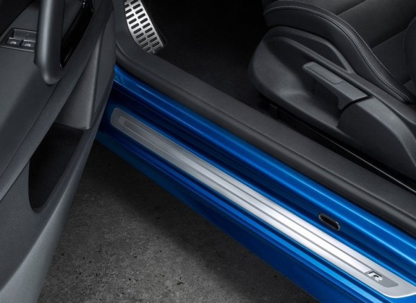 Volkswagen-Scirocco_R_2015_800x600_wallpaper_0e