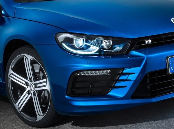 Volkswagen-Scirocco_R_2015_800x600_wallpaper_0f