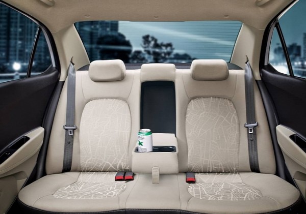 hyundai-reveals-its-new-xcent-sedan-medium_4