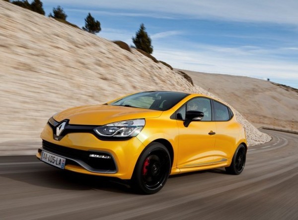 Renault-Clio_RS_200_2013_800x600_wallpaper_08