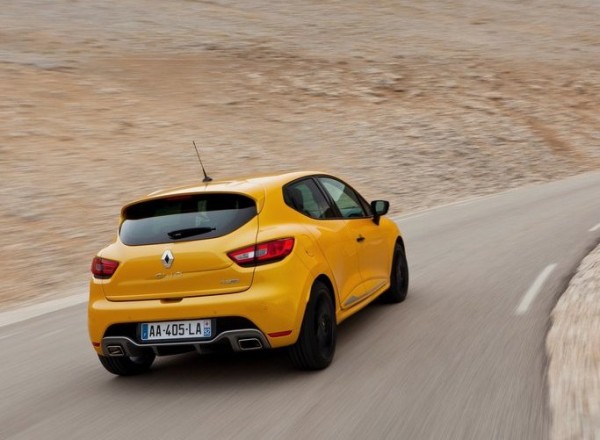 Renault-Clio_RS_200_2013_800x600_wallpaper_11