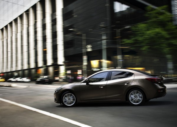 mazda3_sedan_45_1280x960