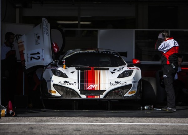 McLaren-12C-GT3-race-car2
