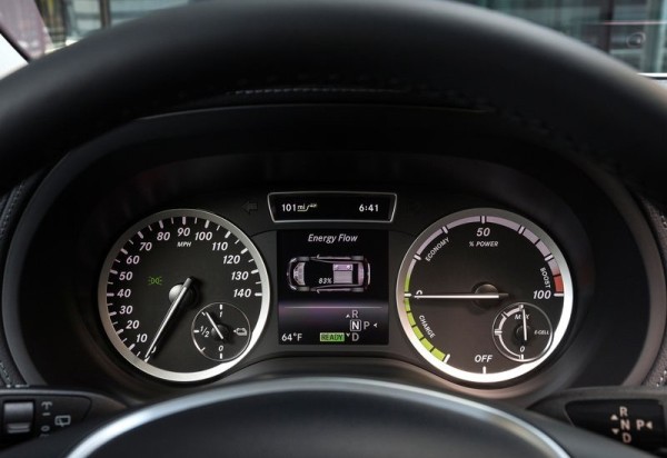 Mercedes-Benz-B-Class_Electric_Drive_2015_800x600_wallpaper_12