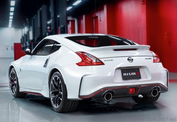 Nissan-370Z_Nismo_2015_1280x960_wallpaper_02