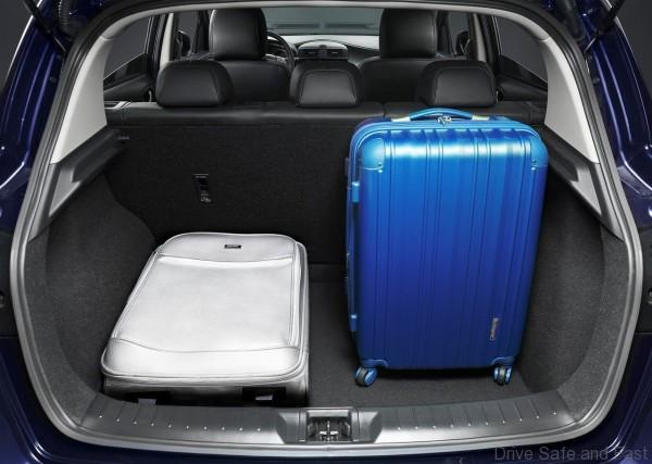 Nissan-Pulsar_2015_1280x960_wallpaper_07