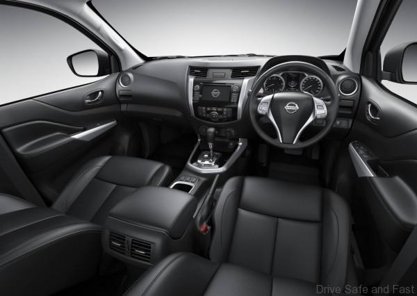 Nissan-Navara-interior-6