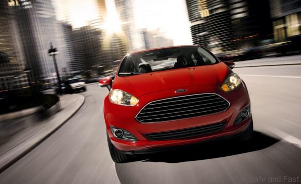 ford_fiesta_4-door_4