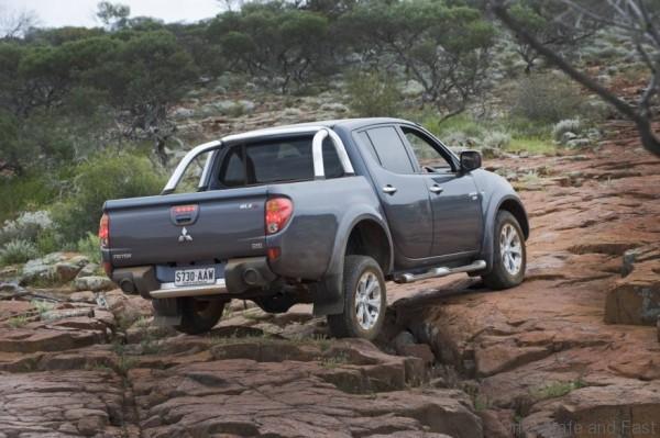 mitsubishi_triton_L200_2
