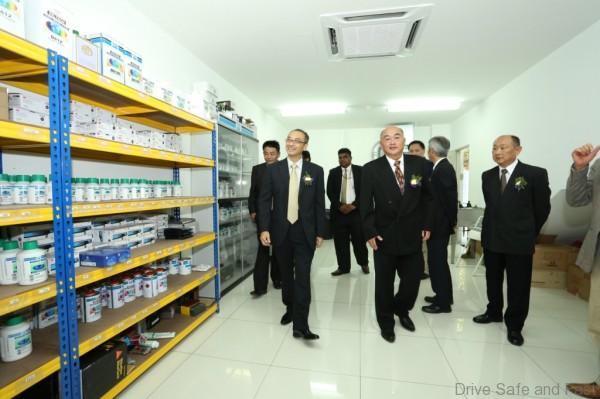 08 Honda Malaysia MD and CEO_Yoichiro Ueno and Ban Lee Heng Motor MD_Johnnie Wong touring one of the store rooms