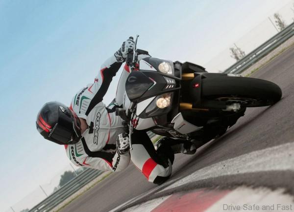 Aprilia TUONO-V4-R-ABS-1