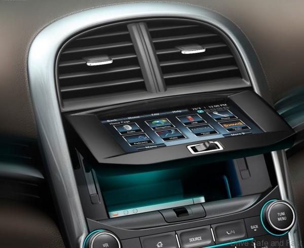 Chevrolet-Malibu_2013_1600x1200_wallpaper_5a