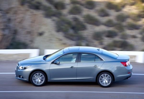 Chevrolet-Malibu_2013_800x600_wallpaper_2a