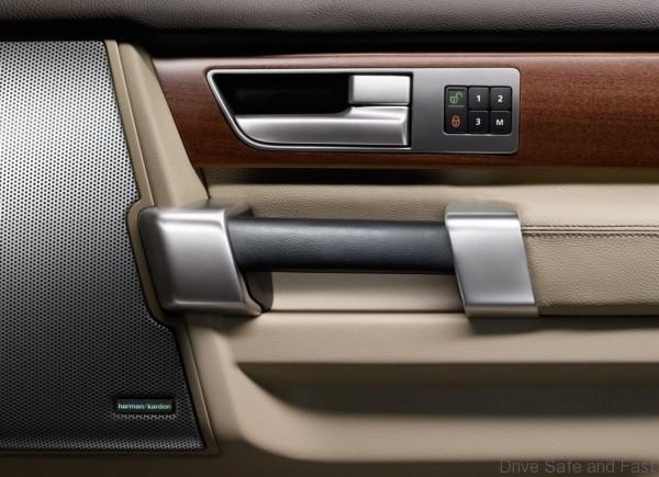 Land_Rover-Discovery_4_8