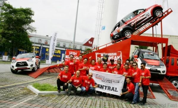 Mitsubishi Triton Tuners Club taking a group shot