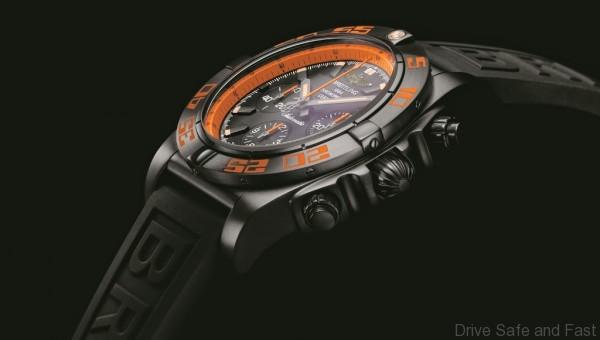 Brietling chronomat-44-raven