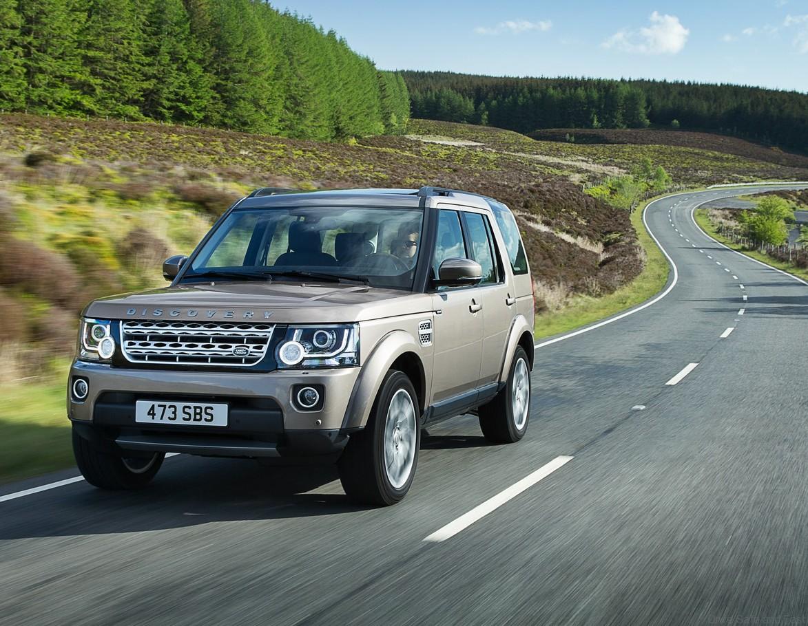 Land Rover Discovery 4 continues to offer the driver and ...
