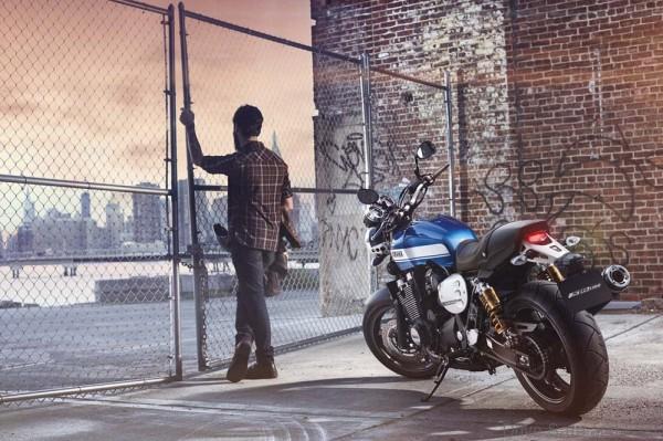 Yamaha-XJR1300-2