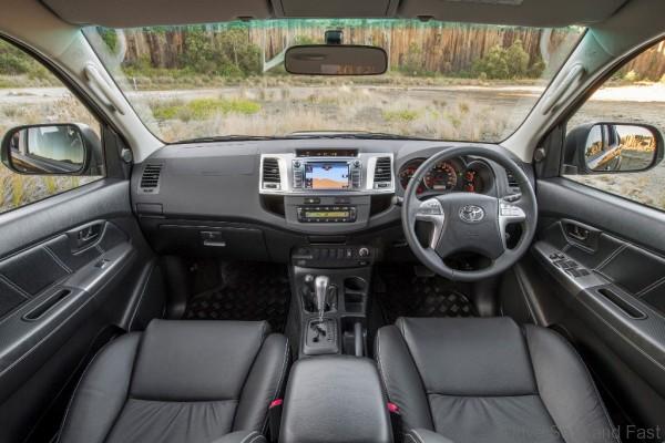 toyota-hilux-black-edition-06