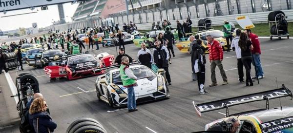 Lamborghini photo at LamboCARS.com