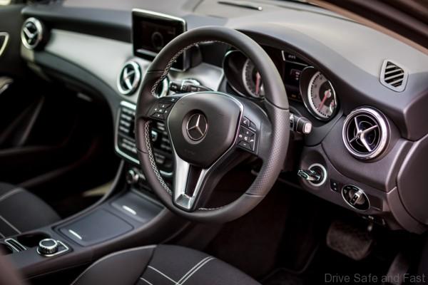 Mercedes-Benz GLA 200 (2)