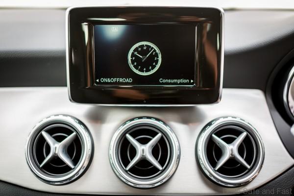 Mercedes-Benz GLA 250 4MATIC (20)