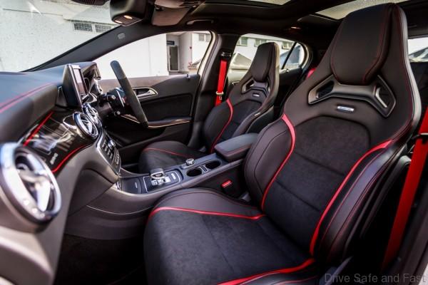 Mercedes-Benz GLA 45 AMG_Interior (16)