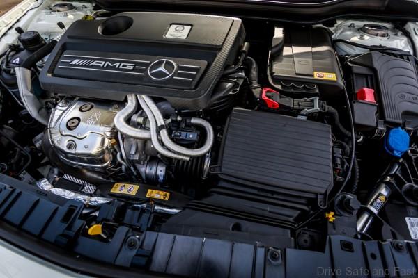 Mercedes-Benz GLA 45 AMG_Interior (22)