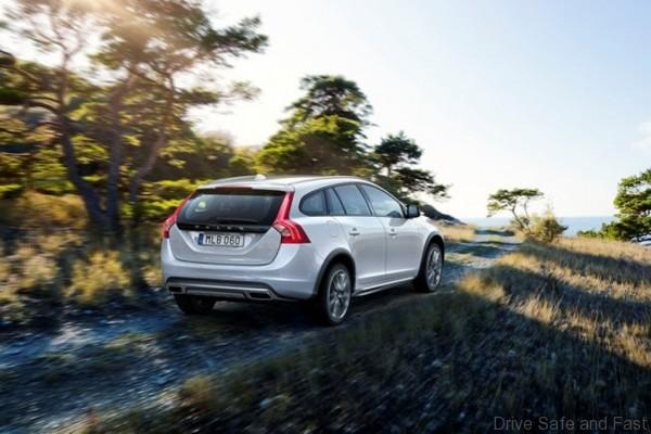 Volvo-V60_Cross_Country_201605