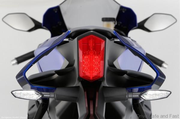 Yamaha-yzf-r1-2015_3