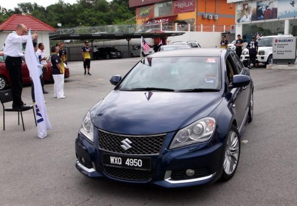 05 Convoy flagged off by Keiichi Suzuki