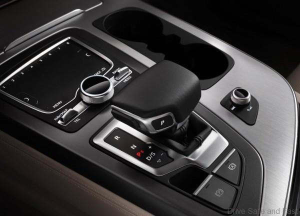 Audi-Q7_2016_9