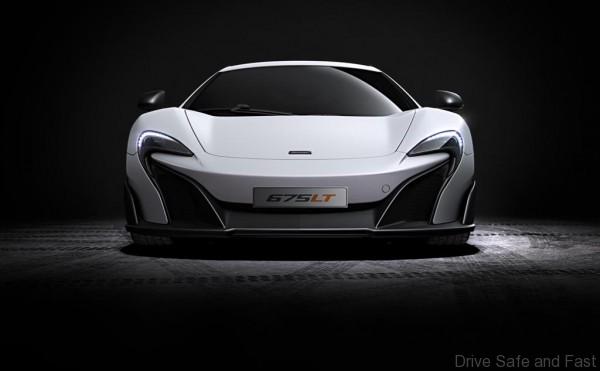 McLaren 675LT_studio_01