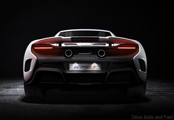 McLaren 675LT_studio_03