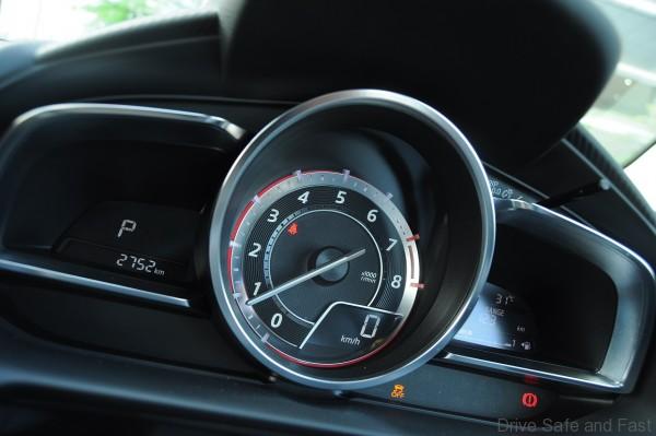 Mazda 2 Sedan Interior (8)