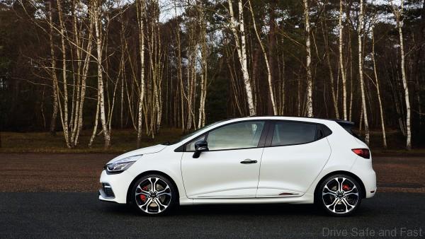 Renault-Clio-RS-220-Trophy-EDC2