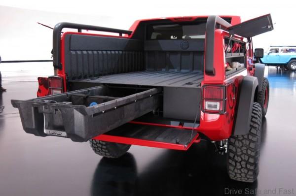 jeep-wrangler-red-rock-responder-rear