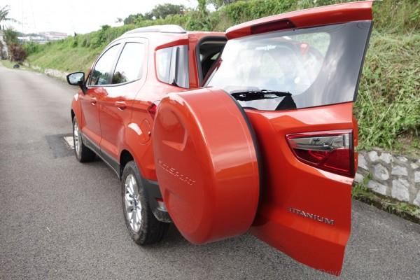 Ford-Ecosport-Titanium10