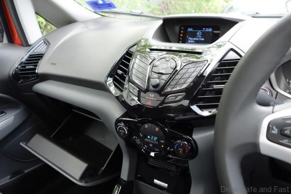 Ford-Ecosport-Titanium14