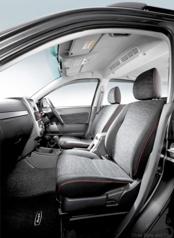 Toyota Rush_seats