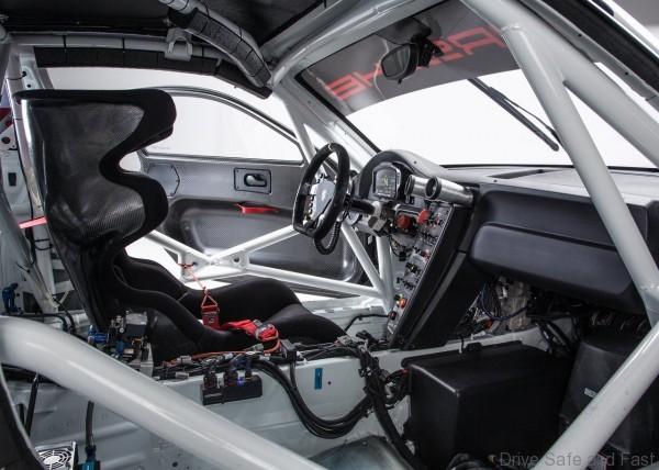 Porsche-911_GT3_R_2016_06